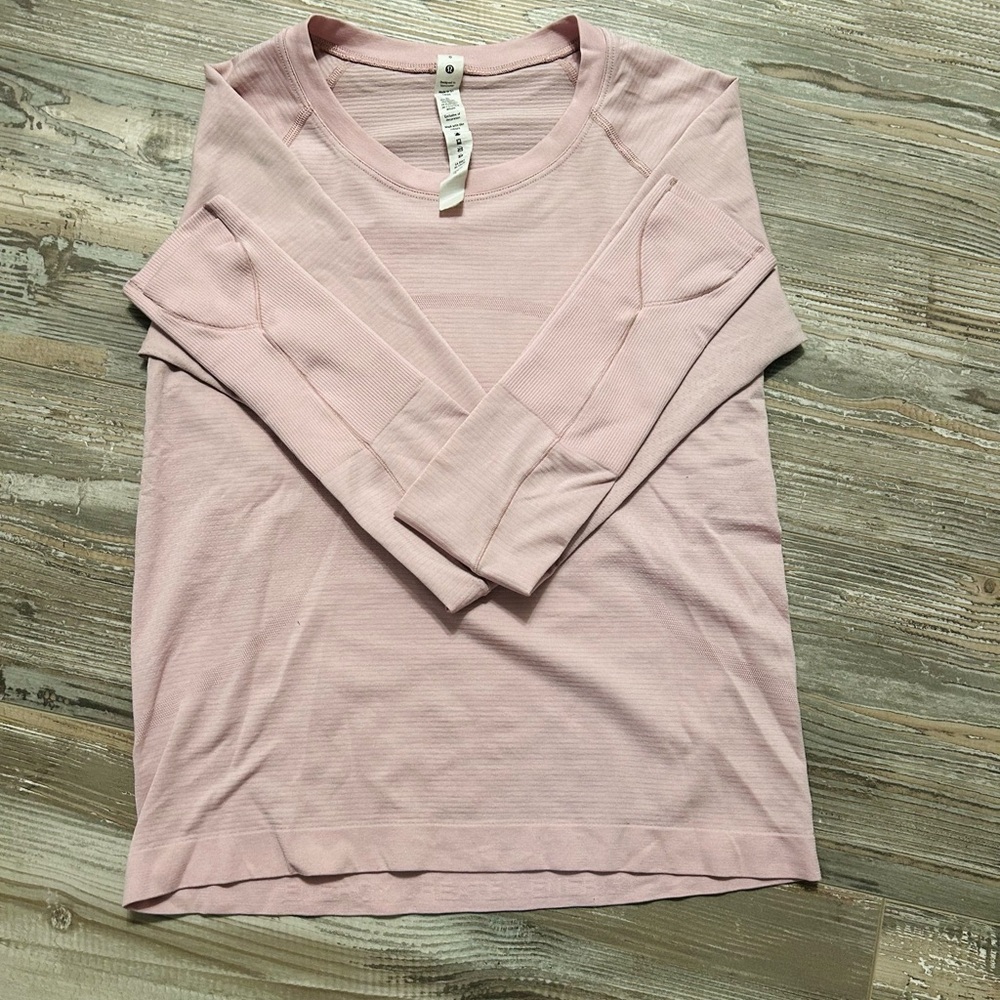 LULULEMON swiftly tech long sleeve size 6